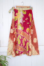 Load image into Gallery viewer, Sundar Kantha Skirt XS-S (1304)